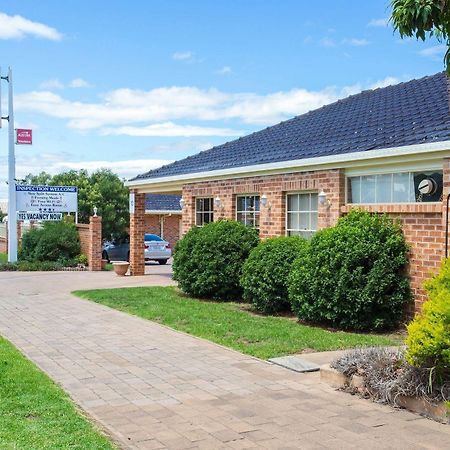 Golden Chain Aalana Motor Inn Cowra Exterior photo